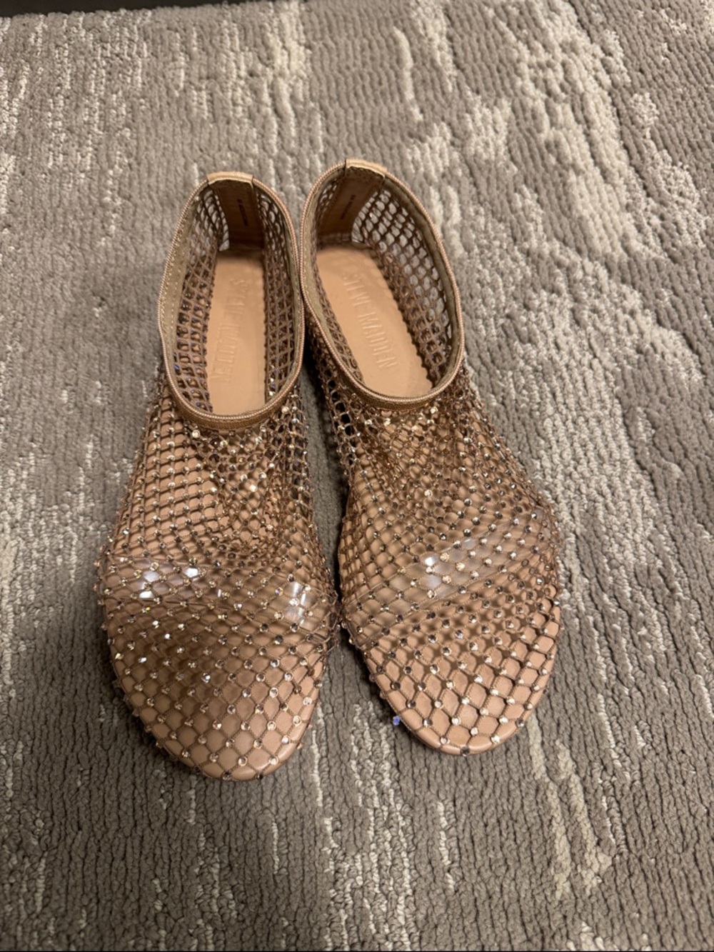 Steve Madden Nude/Tan Mesh Crystal Flats never worn